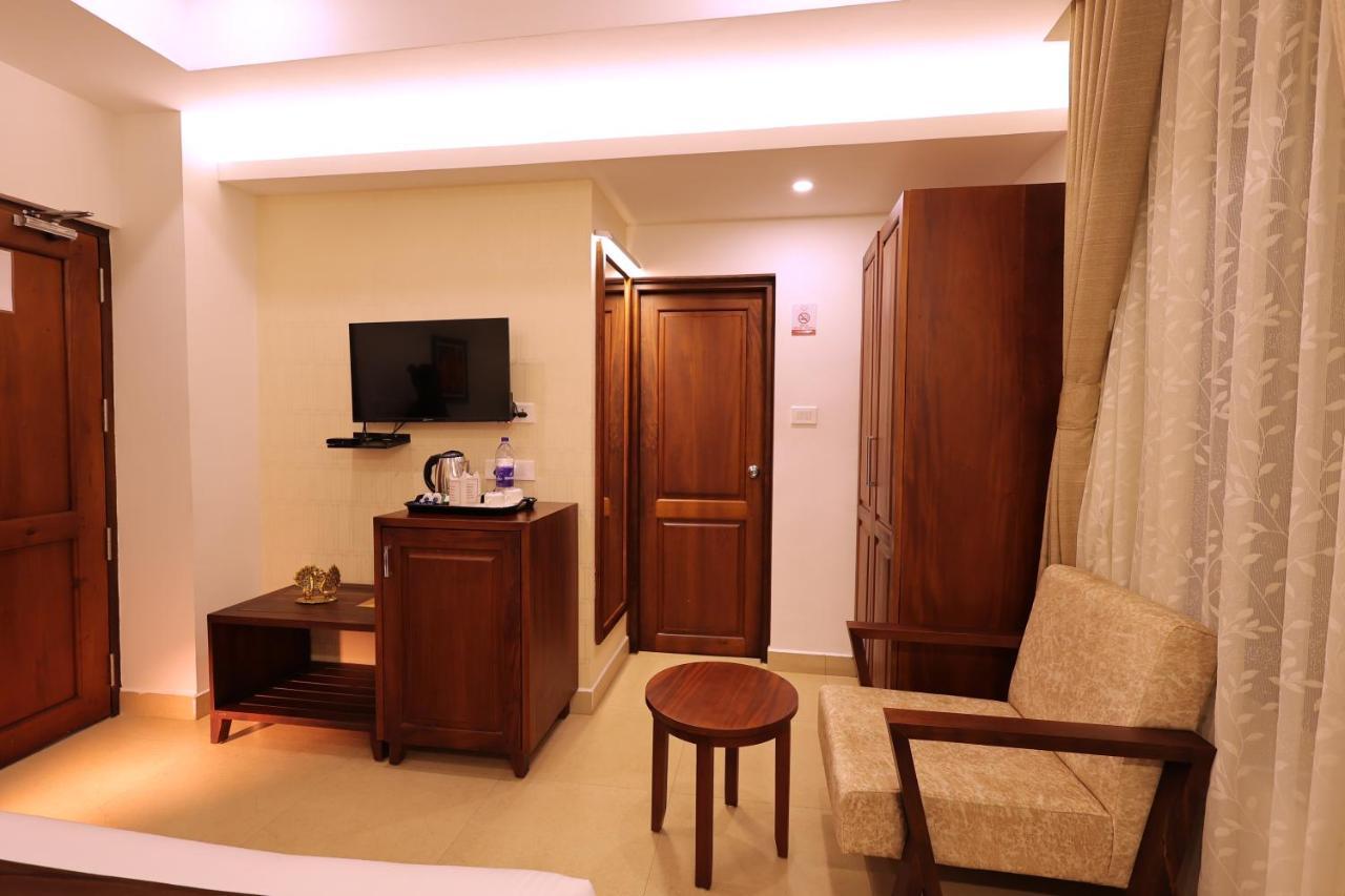 Dev Residency Hotel Thiruvananthapuram Exterior photo