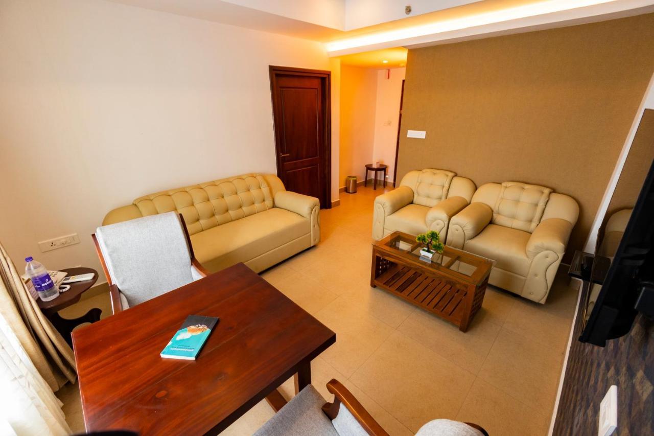 Dev Residency Hotel Thiruvananthapuram Exterior photo